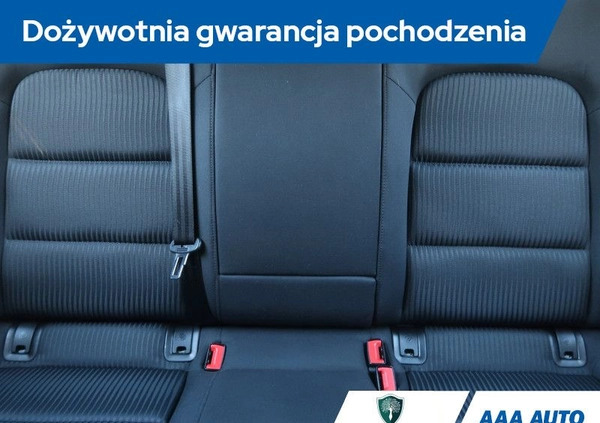 Audi A4 cena 58000 przebieg: 179395, rok produkcji 2015 z Skawina małe 326